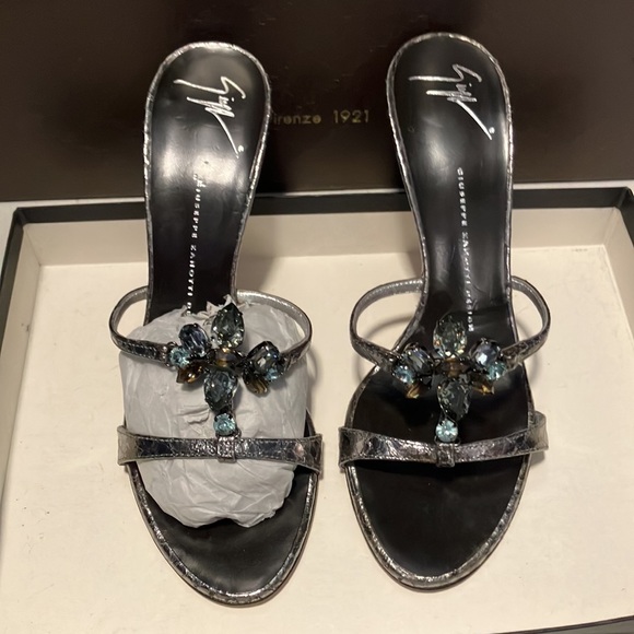 Giuseppe Zanotti 38 gorgeous perfect one wear!  $350 - Picture 2 of 12